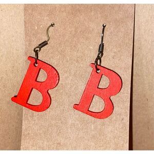 ☀️3/$9☀️ Letter “B” Wood Earrings (Red)